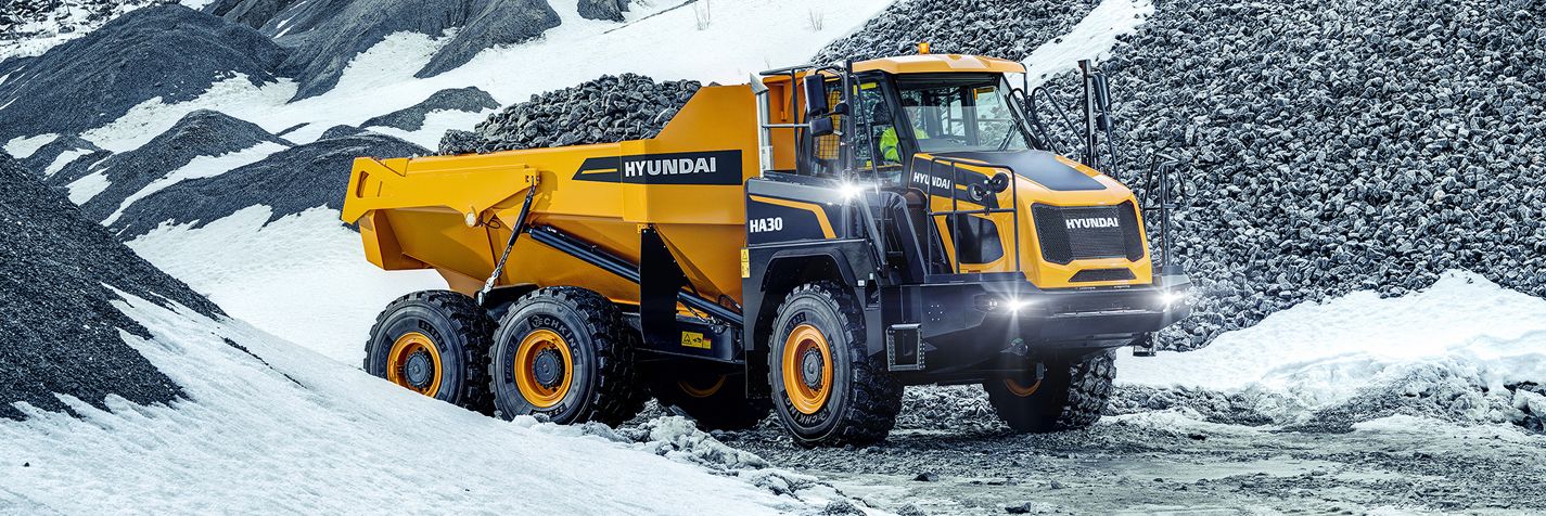 Hyundain uutta A-sarjaa edustava HA 30 A -dumpperi on tehokas luottokone maa-aineisten ja muiden massojen siirtämiseen haastavissakin käyttöympäristöissä.
