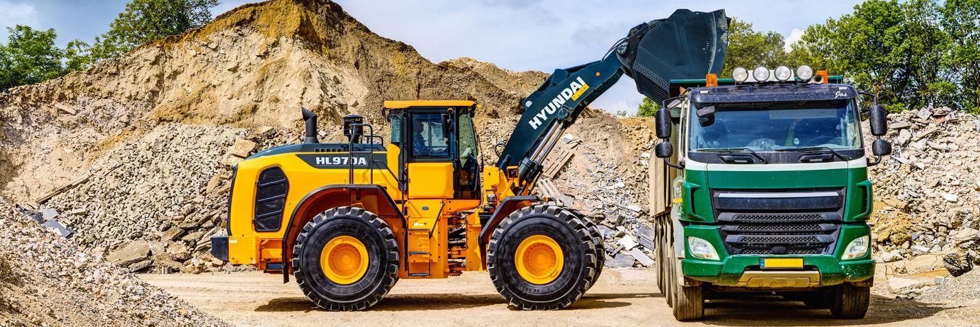 Hyundai HL 970 A -pyöräkuormaaja on moderni ja tehokas työkone, jonka kanssa viedään isotkin urakat luotettavasti maaliin monissa erilaisissa käyttökohteissa.