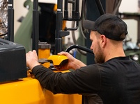 Espoo, Telakoneen merkkihuolto Simerin tiloissa