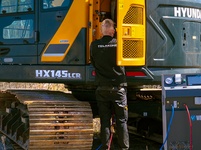 Lieto, Telakoneen merkkihuolto Finnsiirron tiloissa