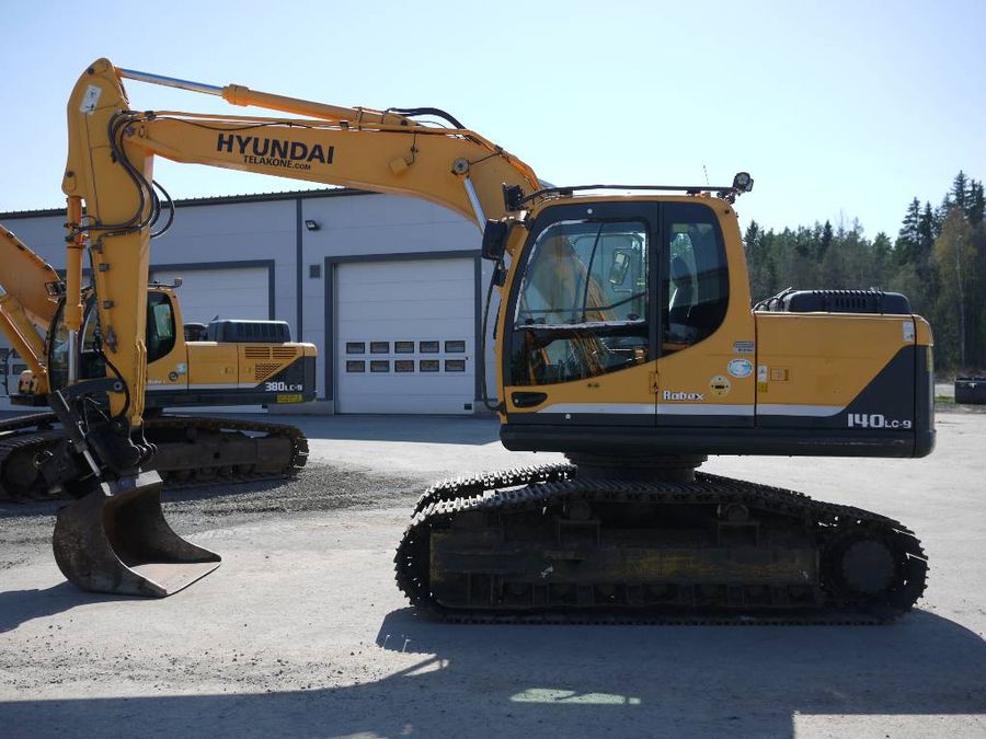Hyundai R 140 LCM-9