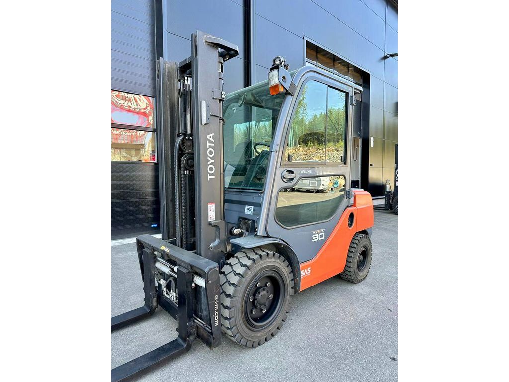 toyota-52-8fdf30,43ba09ca.jpg
