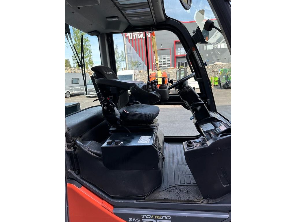 toyota-02-8fdf25,cf9b7b82.jpg