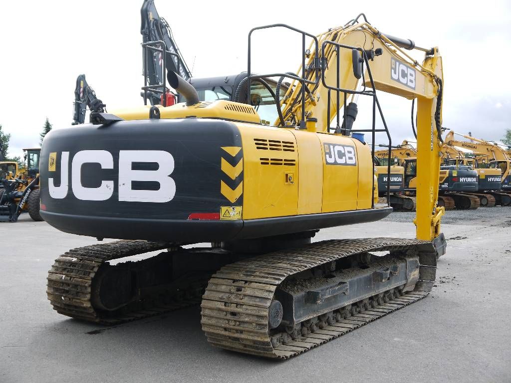 jcb-js-210-lc,e6ec1742.jpg