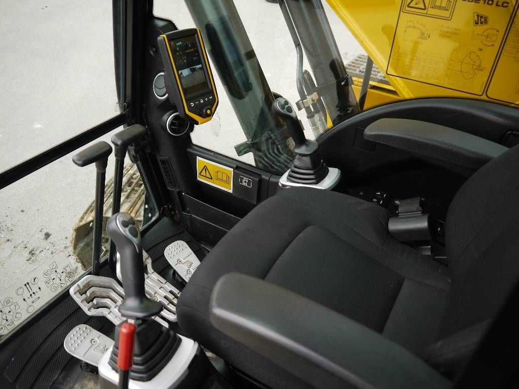 jcb-js-210-lc,9e83c24b.jpg