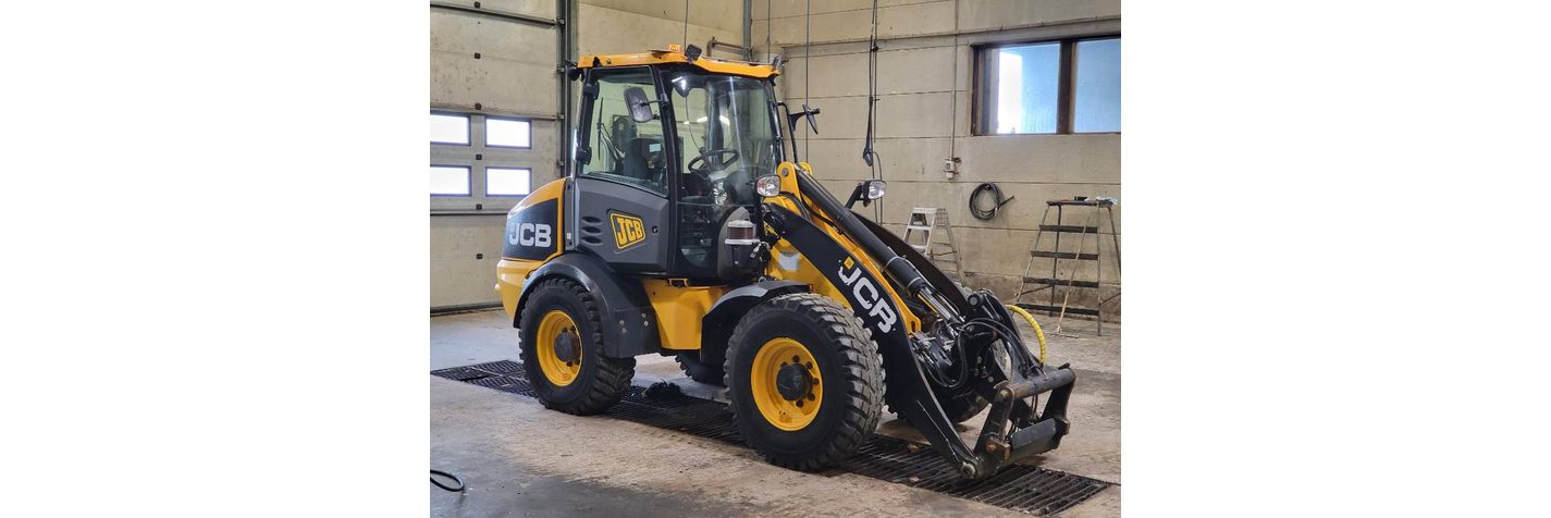 jcb-409,64464965.jpg
