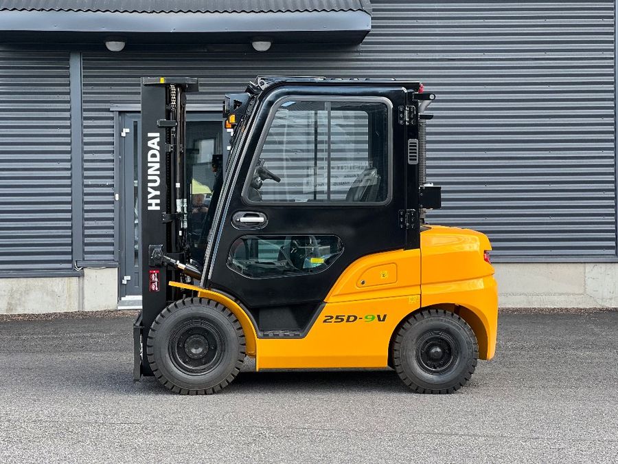 Hyundai 25D-9V