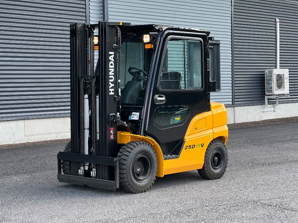 hyundai-25d-9v,cbc8c150.jpg