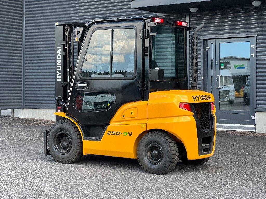 hyundai-25d-9v,6131fe94.jpg