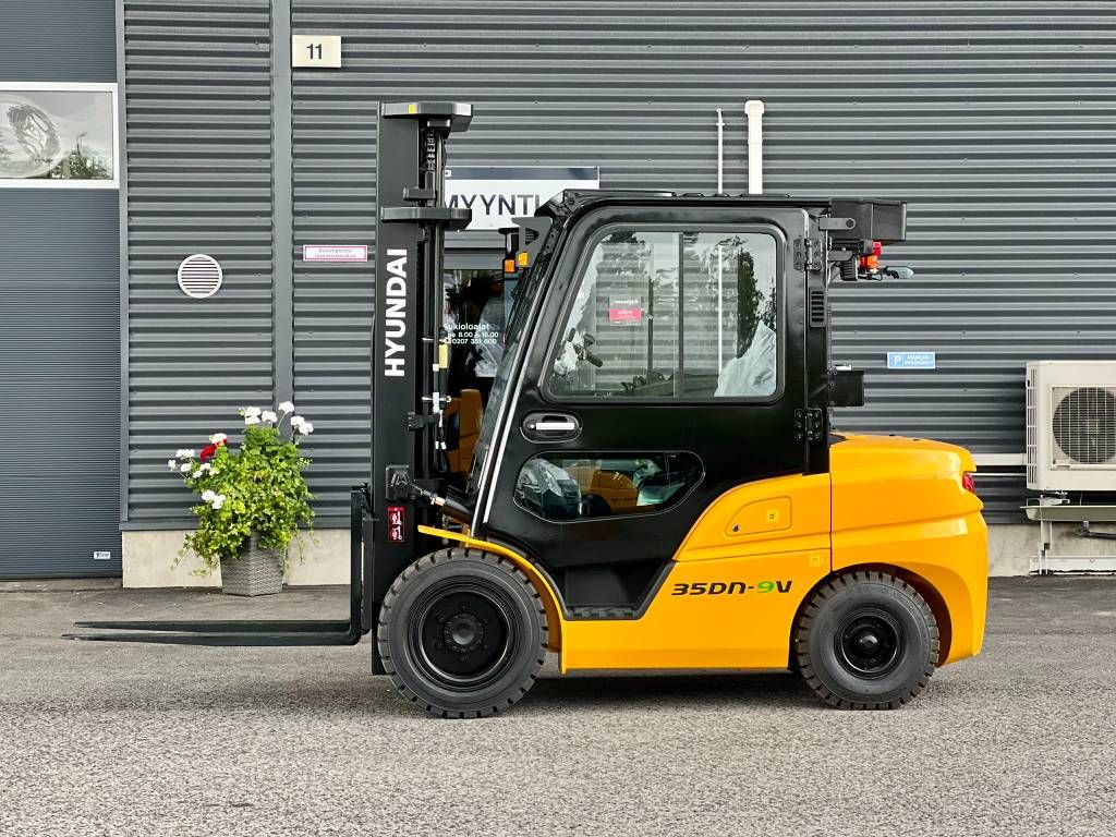 hyundai-35dn-9v,aaacb127.jpg