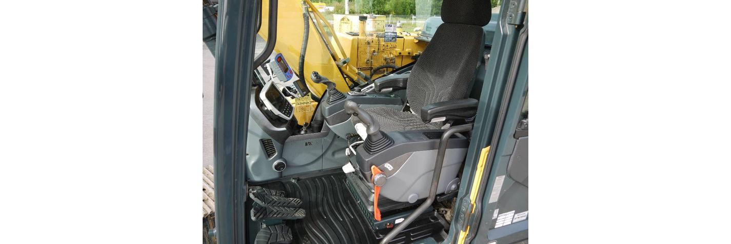 hyundai-hx-140-l,3c4218f9.jpg