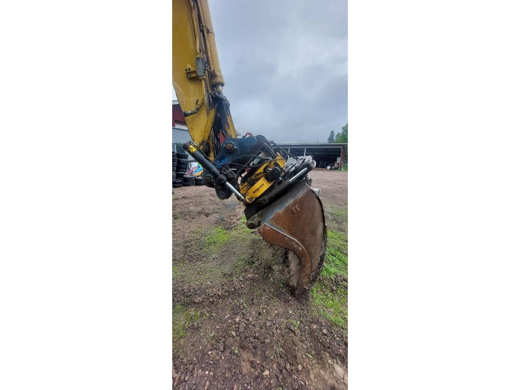 komatsu-pc-228-uslc,7dfd6ac0.jpg