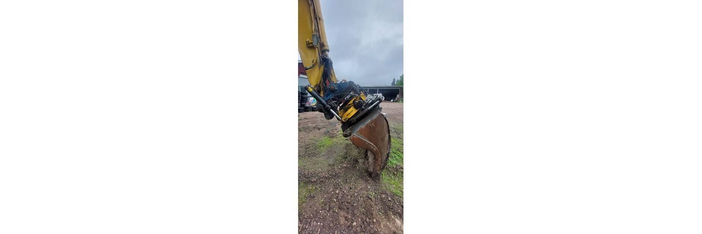 komatsu-pc-228-uslc,7dfd6ac0.jpg