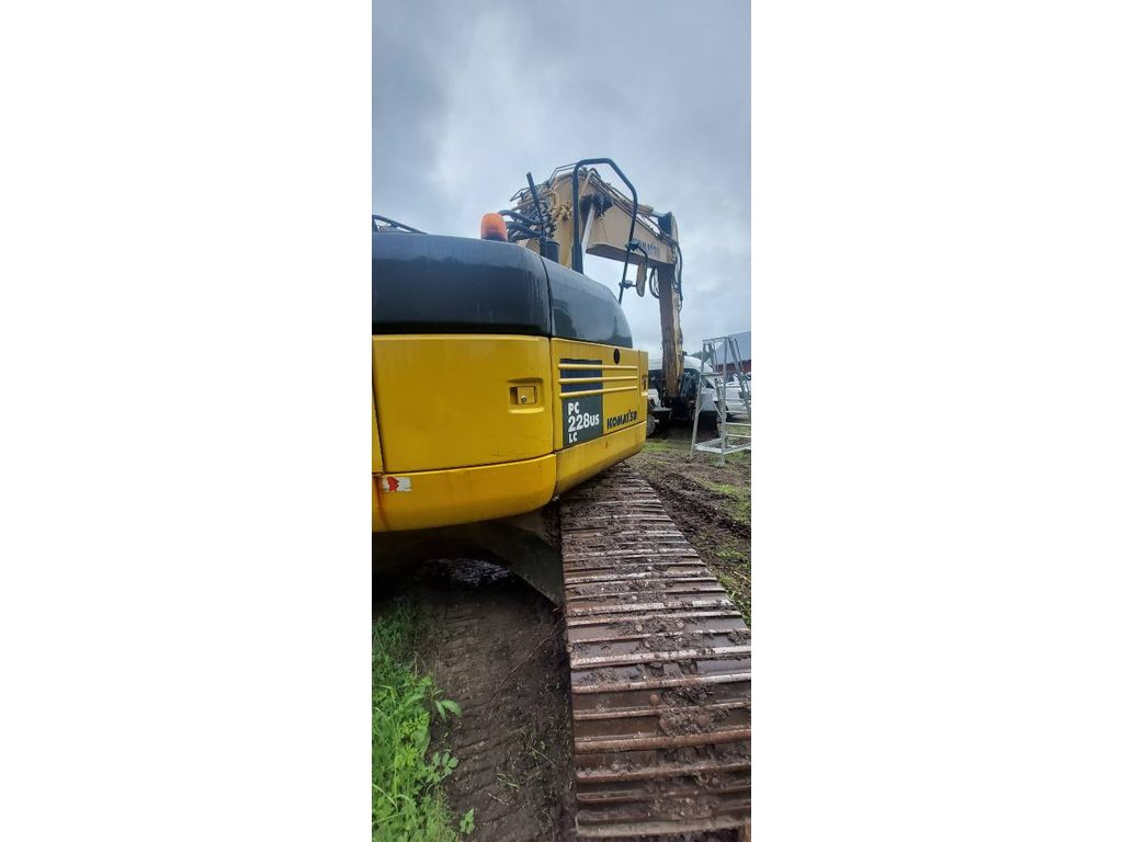 komatsu-pc-228-uslc,27fd9ff6.jpg