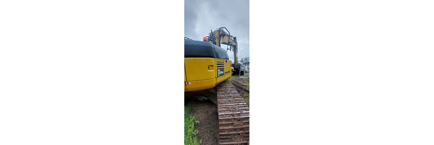 komatsu-pc-228-uslc,27fd9ff6.jpg