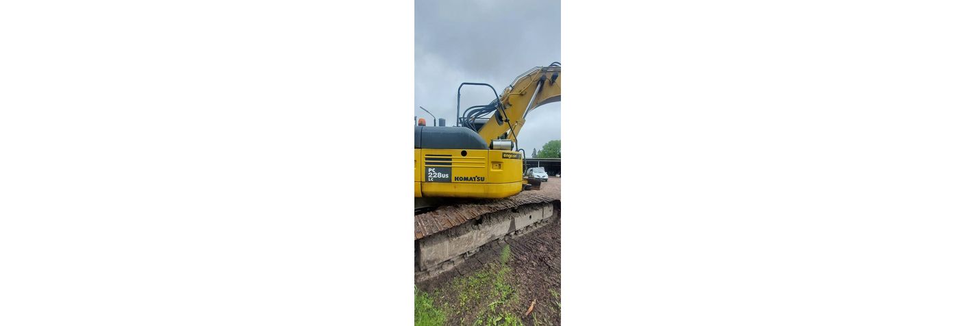 komatsu-pc-228-uslc,7d4377a2.jpg