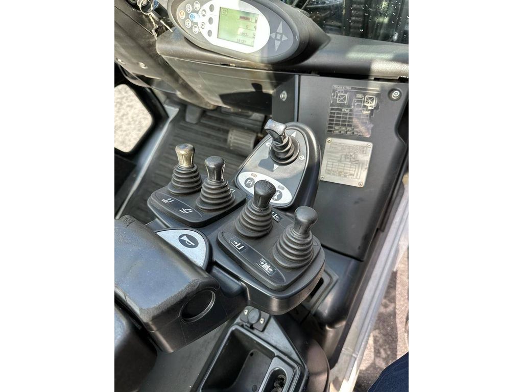 still-rx70-30,aa339f53.jpg