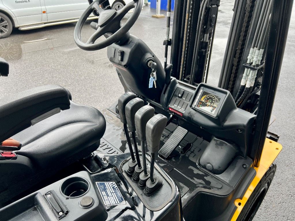 hyundai-33d-9e,28d3053d.jpg