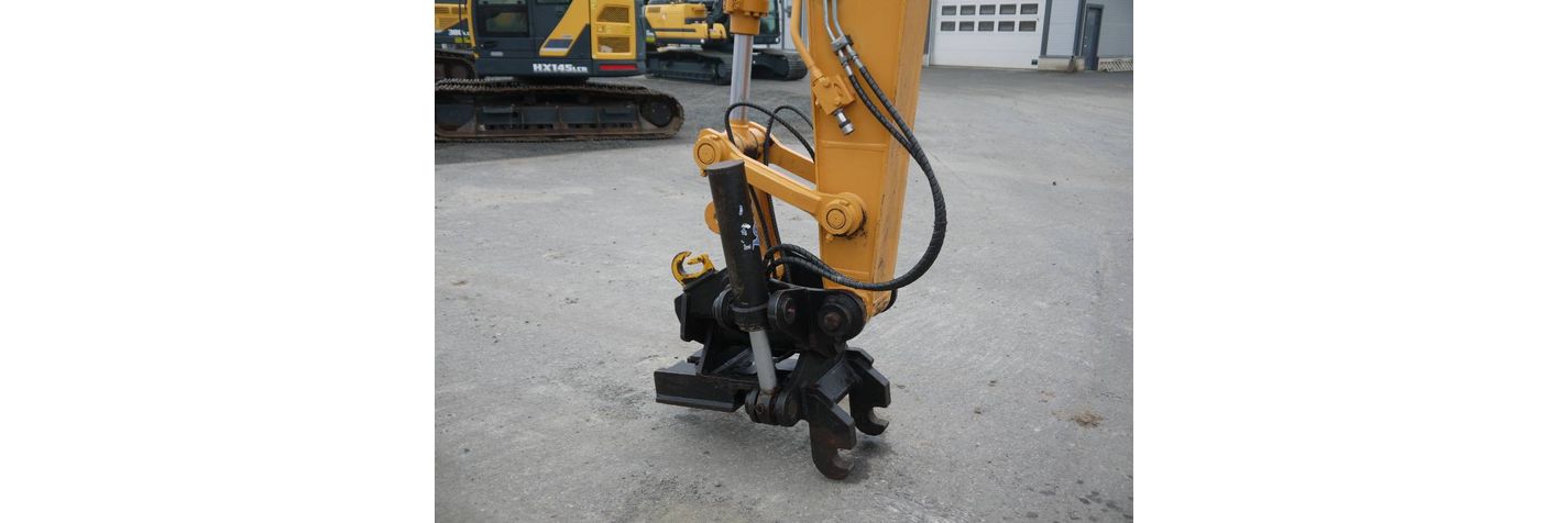 case-cx-130-b,d2e334af.jpg