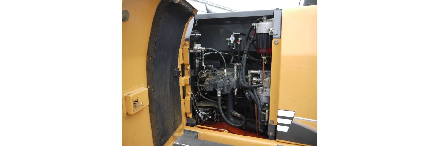 case-cx-130-b,6914328e.jpg