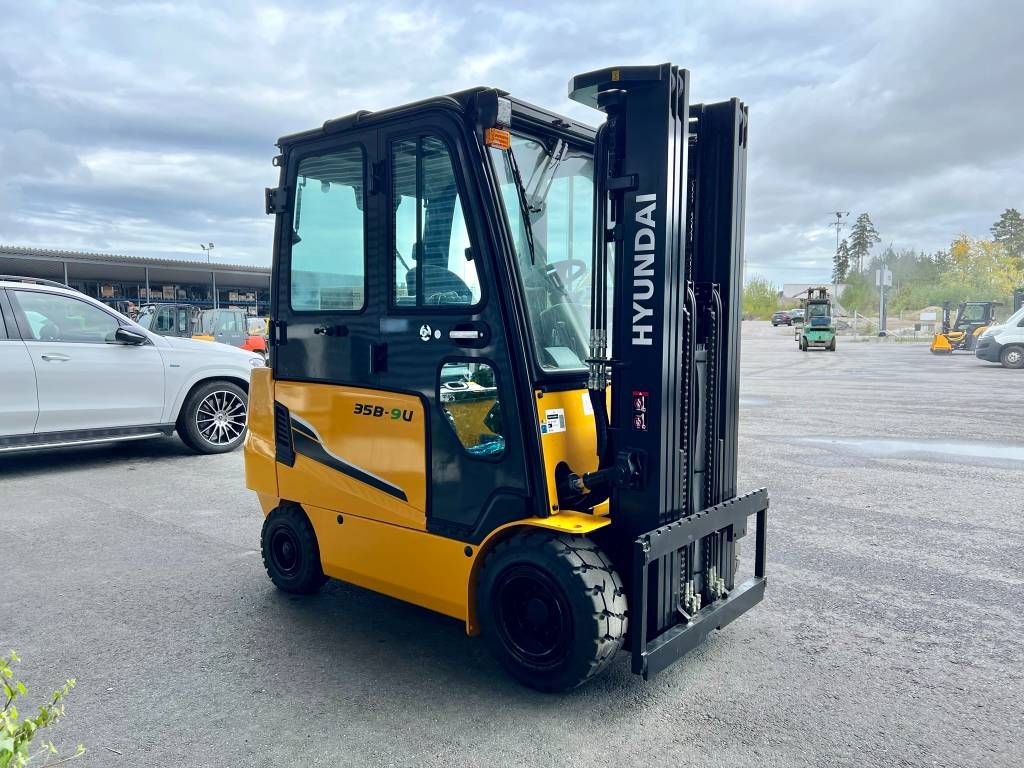 hyundai-35b-9u,ccb0269f.jpg