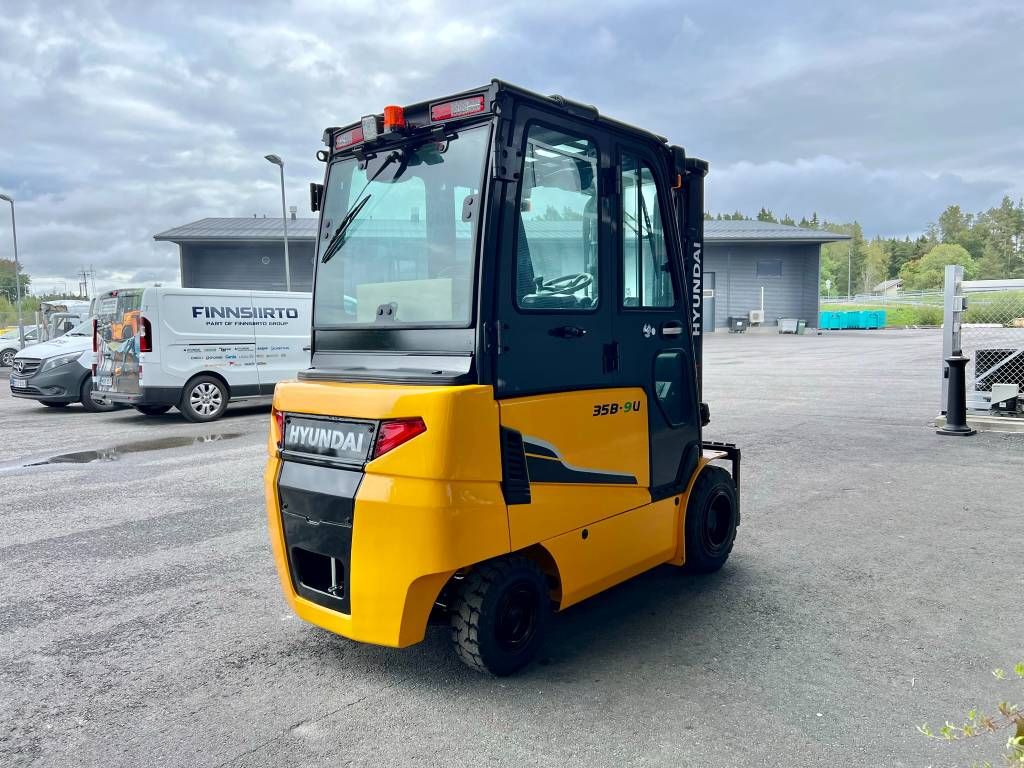 hyundai-35b-9u,194aea6a.jpg