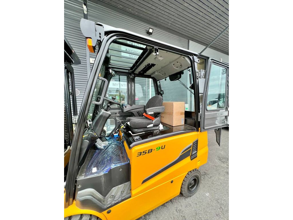 hyundai-35b-9u,6877e694.jpg