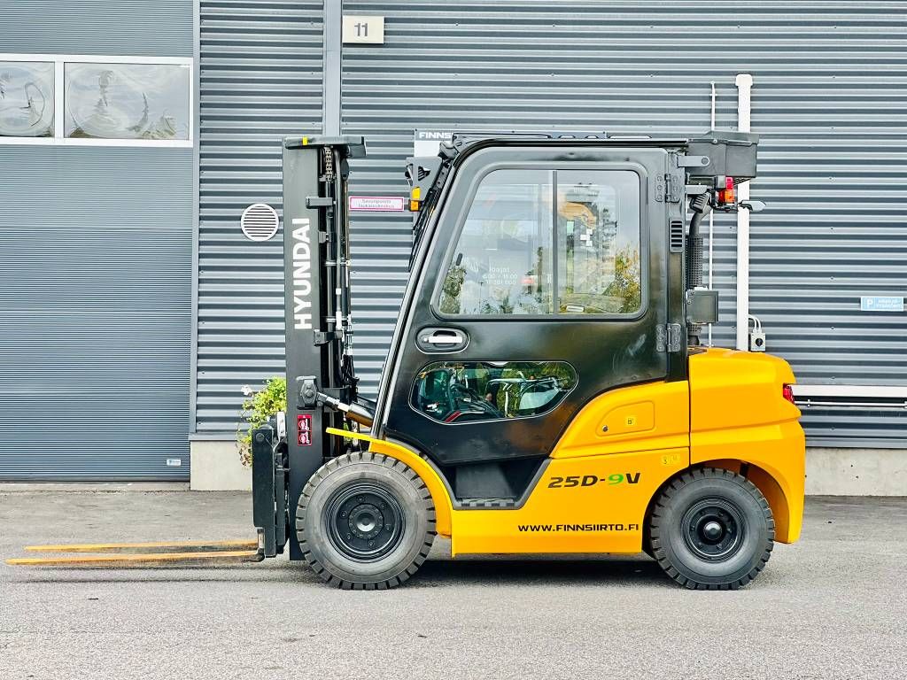 hyundai-25d-9v,ebde76a7.jpg
