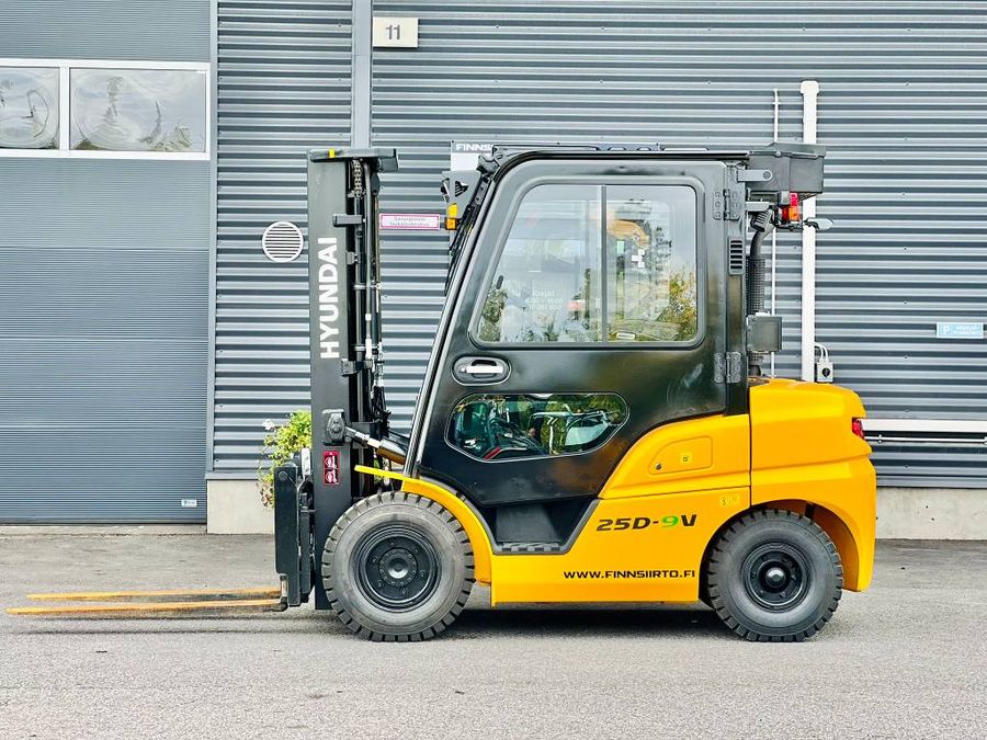 Hyundai 25D-9V
