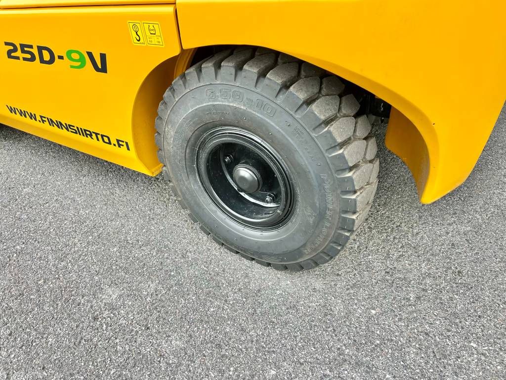 hyundai-25d-9v,8424687d.jpg