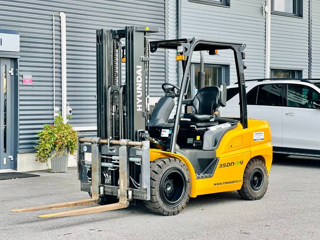 hyundai-35dn-9v,414b3013.jpg