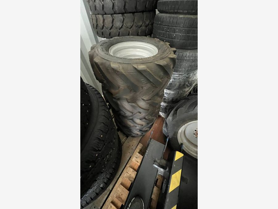 Avant 20x8.00-10 rengas vanteella 4-pult TR-kuvio