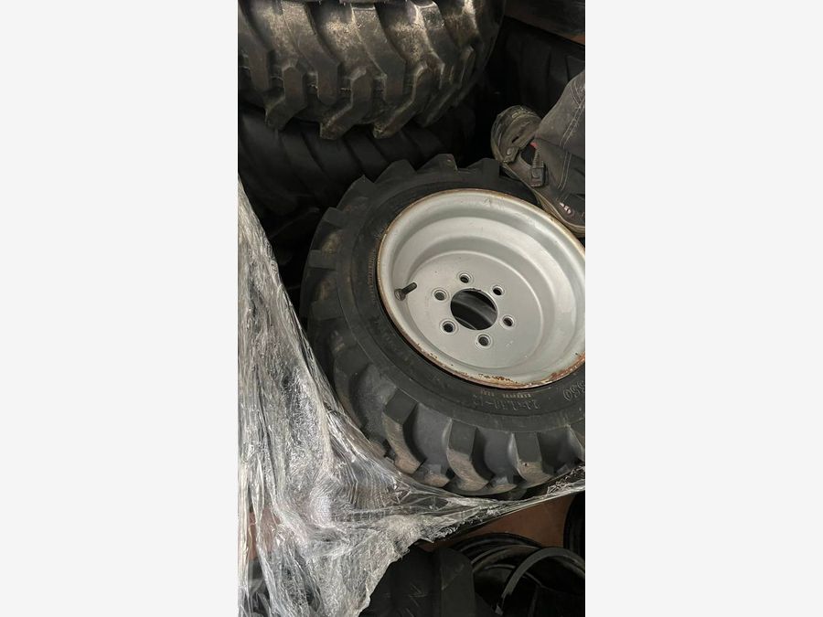 Avant 23x8.50-12 rengas vanteella 6-pult TR-kuvio