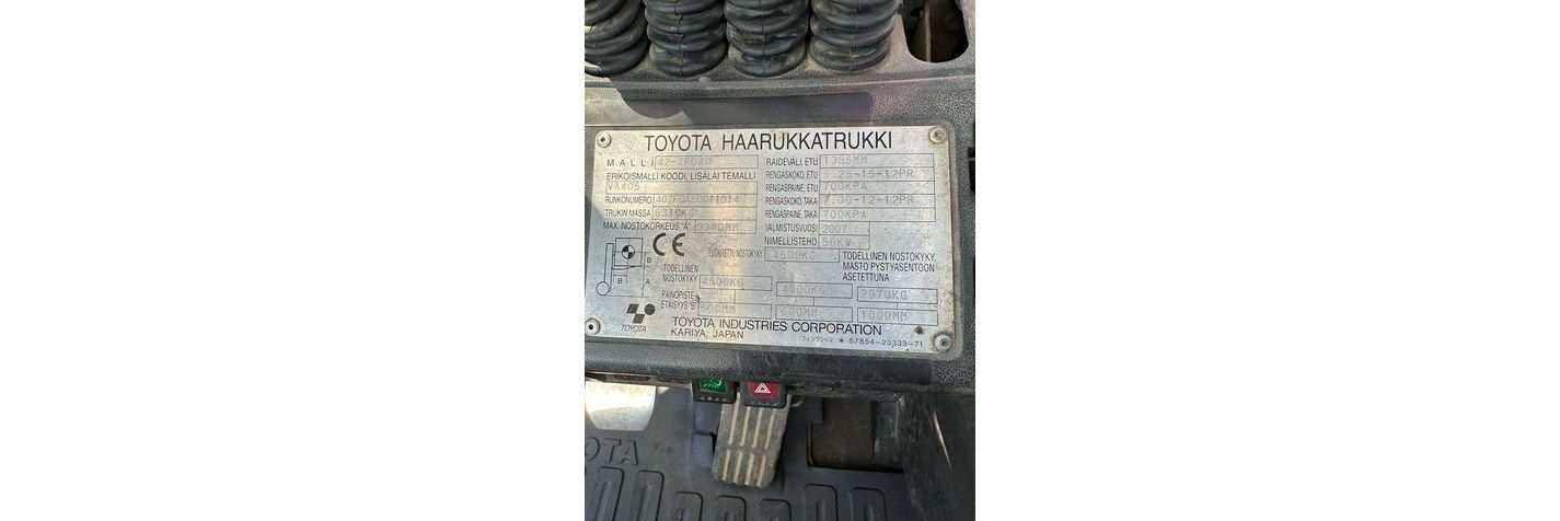 toyota-42-7fd40,8c1f36e1.jpg