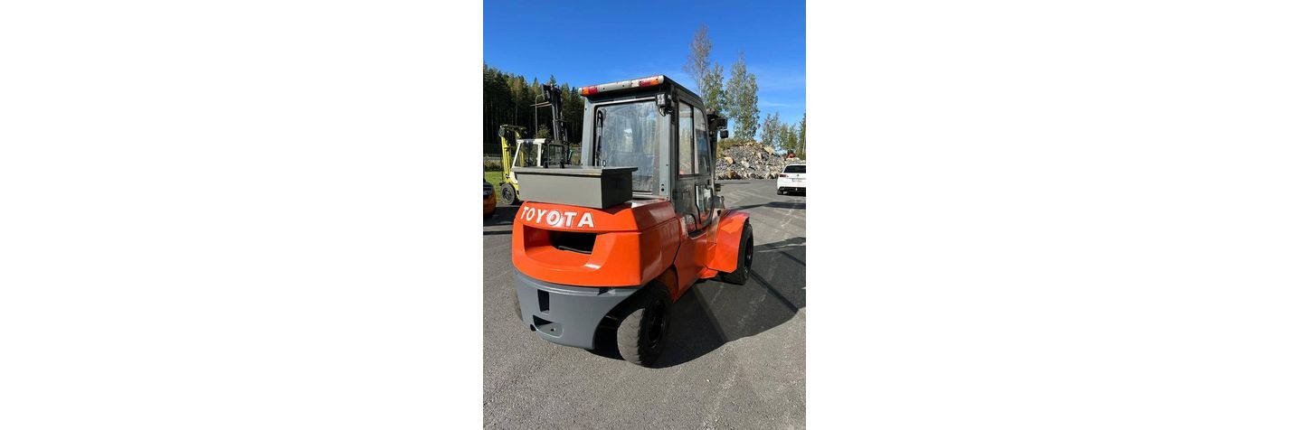 toyota-42-7fd40,d6990a63.jpg