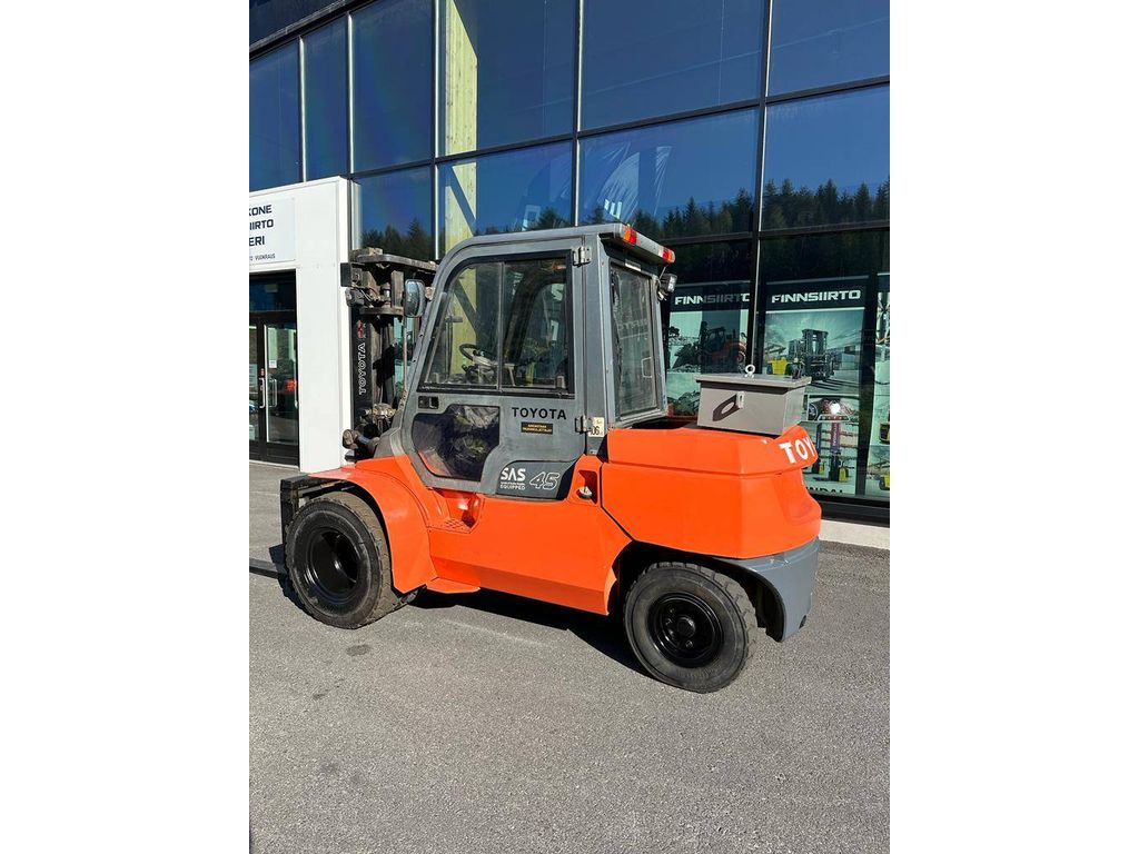toyota-42-7fd40,88ffe83a.jpg