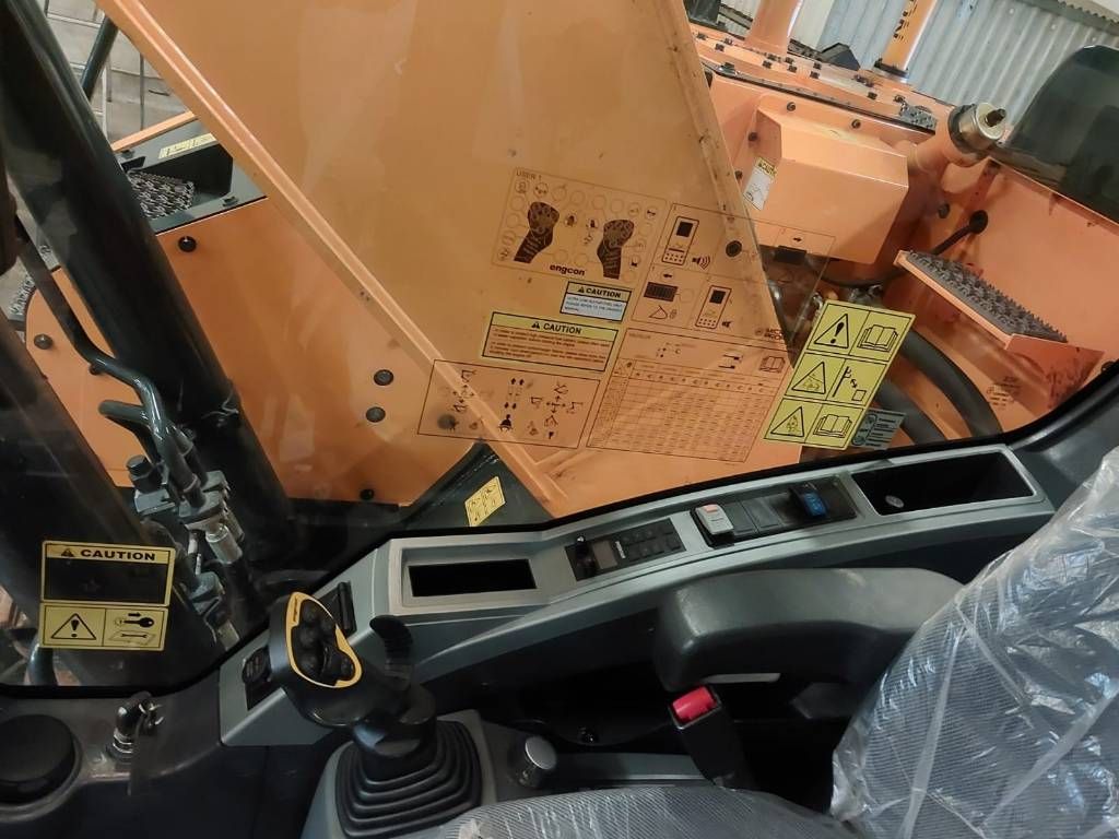 hyundai-hx-235-lcr,9f599717.jpg
