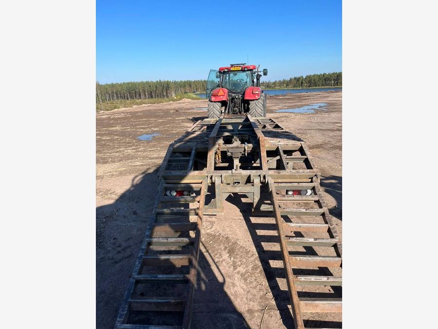 2-akselinen lavetti Tarktorivetoinen