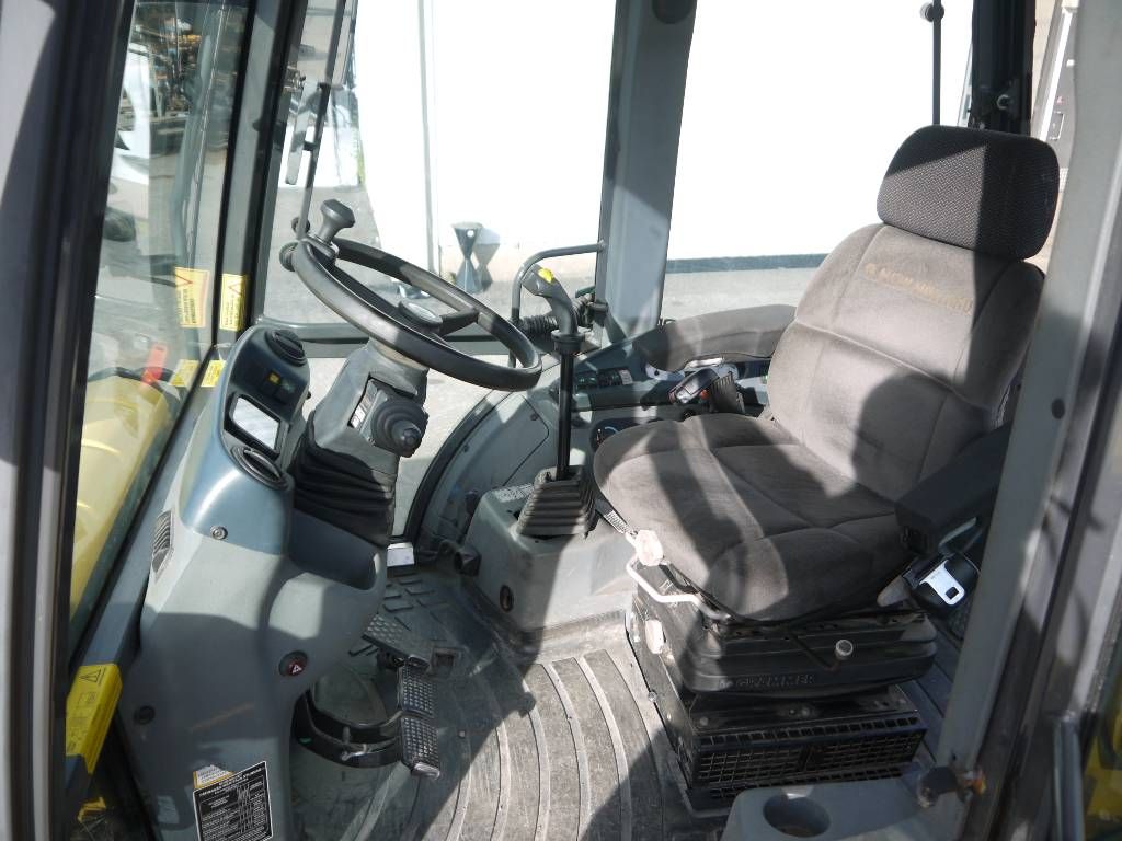new-holland-b-115-4ps,01ab6a79.jpg