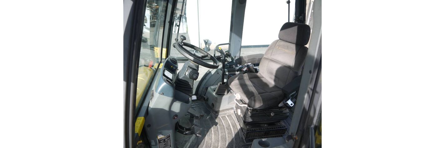 new-holland-b-115-4ps,01ab6a79.jpg