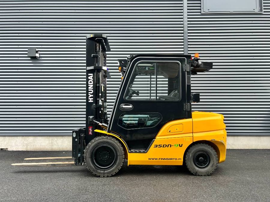 Hyundai 35DN-9V