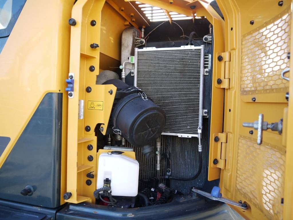 hyundai-hx-130-lcr,124bff0a.jpg