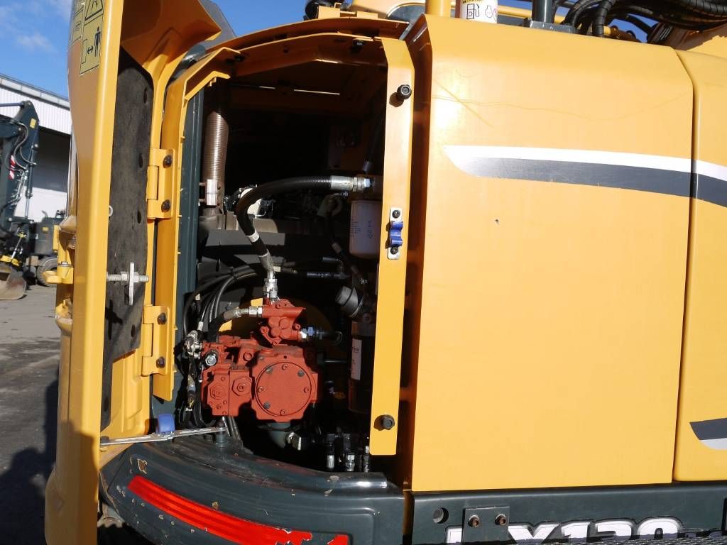 hyundai-hx-130-lcr,8b32dcec.jpg
