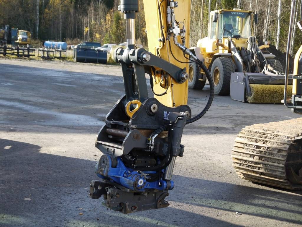 hyundai-hx-130-lcr,a0e4161f.jpg