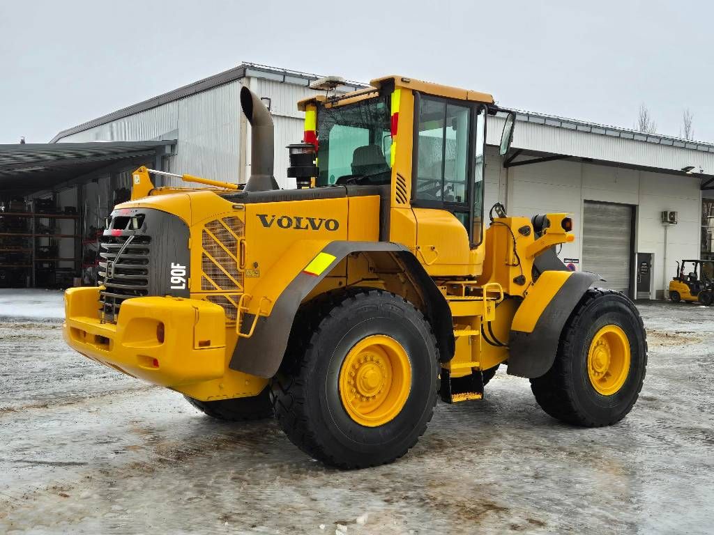 volvo-l-90-f,985cb234.jpg
