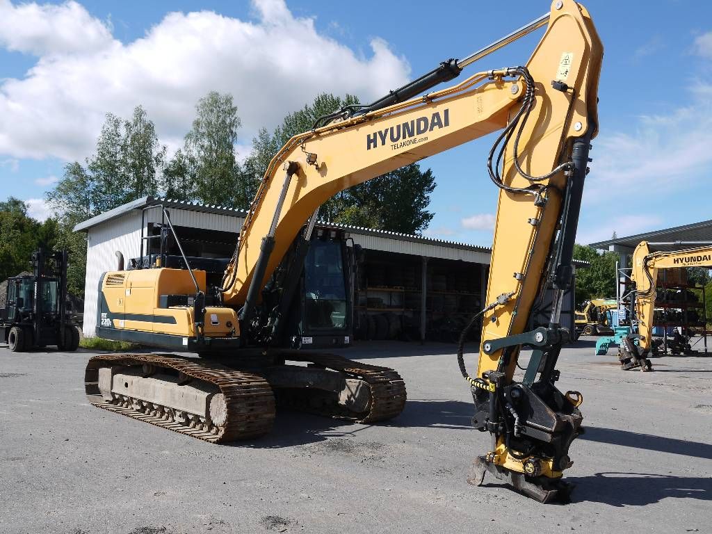 hyundai-hx-220-l,57b8eedc.jpg