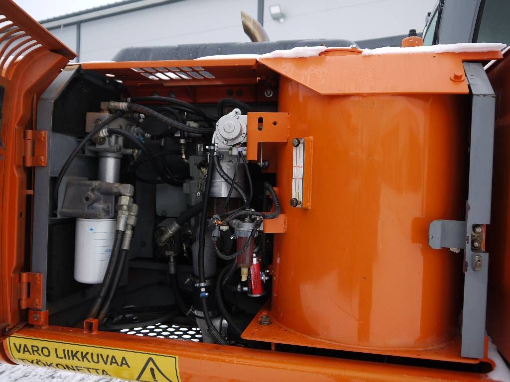hitachi-zx-160-lc,446b8d44.jpg