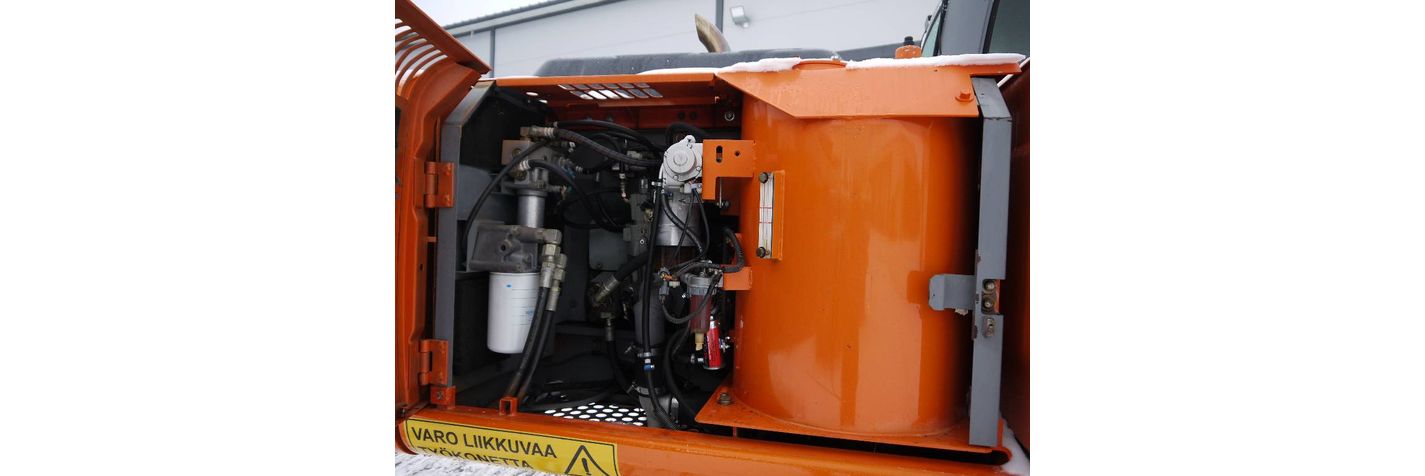 hitachi-zx-160-lc,446b8d44.jpg