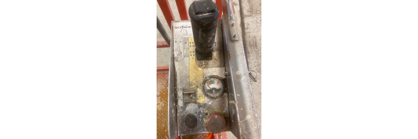 skyjack-sj-16,ad2ec95c.jpg