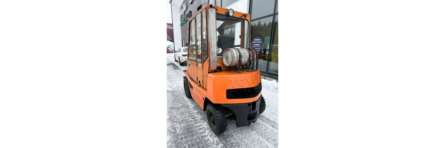 toyota-02-4fg20,ddd8b40e.jpg